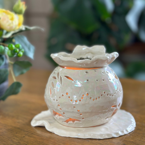 再販】海と三日月の灯りが揺れる真珠色に光る陶器の茶香炉 アロマ