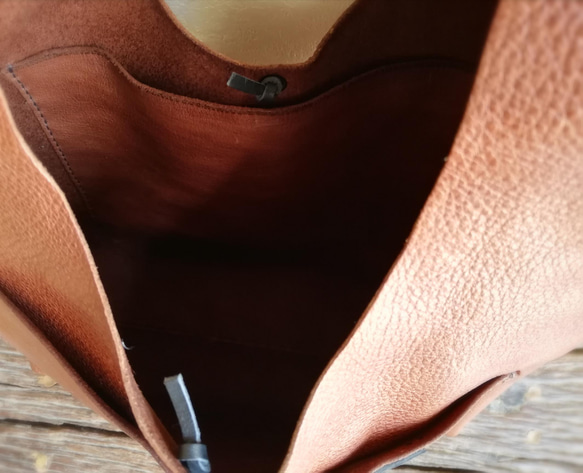 one shoulder bag　ブラウン✗ブラック　オイルシュリンクレザー 9枚目の画像