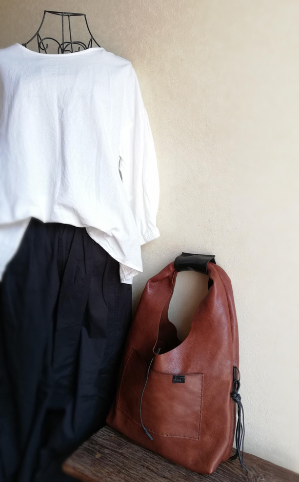 one shoulder bag　ブラウン✗ブラック　オイルシュリンクレザー 12枚目の画像