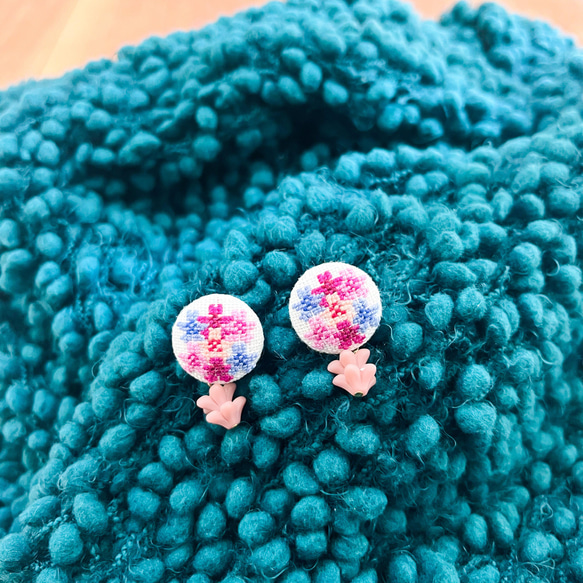 芝桜 シバザクラ/さくら 刺繍くるみボタンイヤリング/ピアス 4枚目の画像