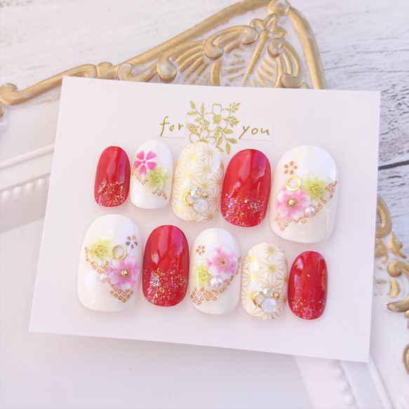 送料無料◆N様依頼品　サイズ変更　赤とピンクときみどりの桜と金の古典柄の和柄のネイルチップ♡25 4枚目の画像