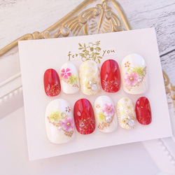 送料無料◆N様依頼品　サイズ変更　赤とピンクときみどりの桜と金の古典柄の和柄のネイルチップ♡25 6枚目の画像