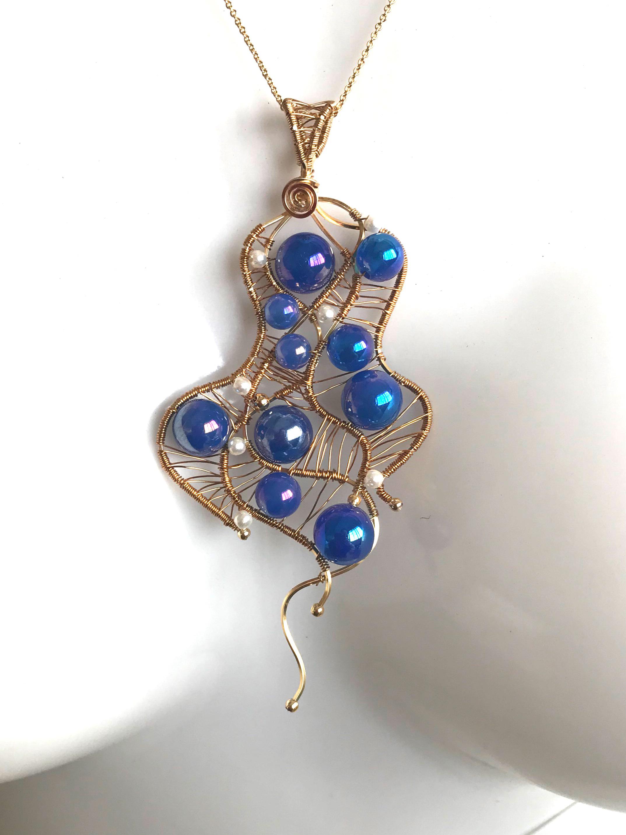 ブルーカルセドニーレインボーオーラ  大振りネックレス