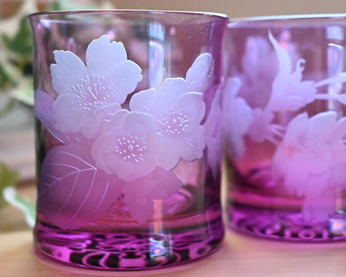 花瓶　サンドブラスト作品 木立ち風景タンブラー」 (近藤 慎造) 吹きガラスに