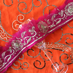インド刺繍リボン　ビンテージ　NO,24 インド　サリーボーダー　刺繍　生地　布　素材　テープ　小物 2枚目の画像