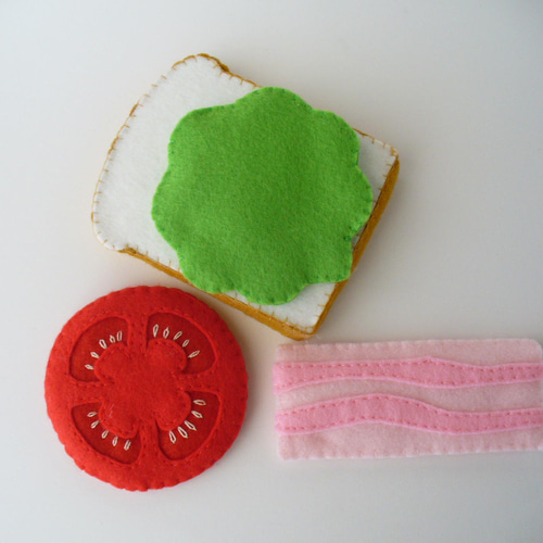 受注製作」オープンサンド＊ベーコン、レタス、トマト フェルト