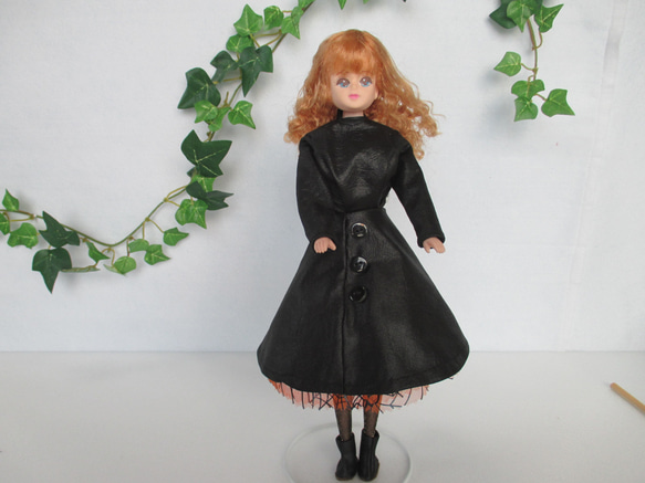 A　人形付　かわいい 魔女人形さん　大人も楽しい着せ替え人形　ハロウィン　29cm　小物付　 8枚目の画像