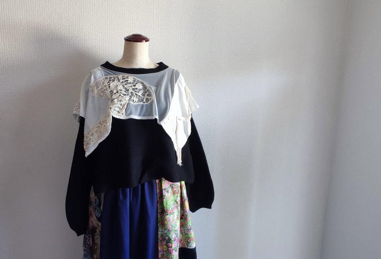 【アンティークレースケープのブラックバルーンスリーブプルオーバー】