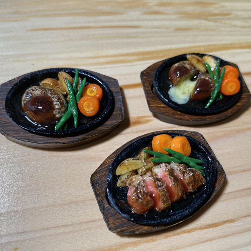 受注製作:ミニチュア【鉄板ステーキ】 その他置物 いろくず屋