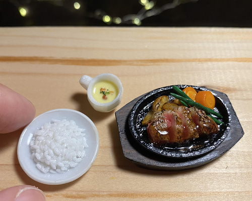 ステーキ鉄板木目付き八枚セット 08ec7cc3d46a27919d3ea77d4b6615