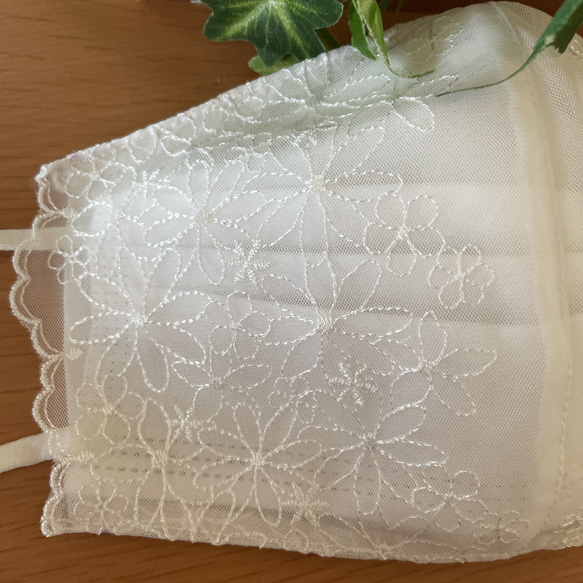 ラスト293不織布マスクカバー　生成り花柄刺繍チュールレース　肌面✨高級シルク 2枚目の画像