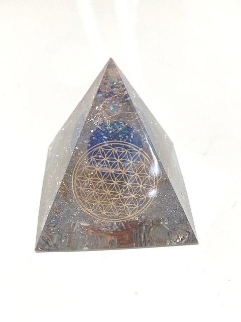 オルゴナイト　ピラミッド　フラワーオブライフ　シルバー
