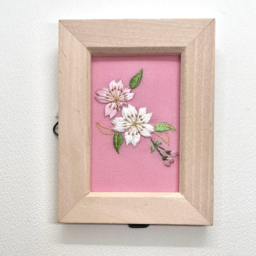 手刺繍 額 桜 薄紫藤色 尾峨佐染繍作品 名門 「尾峨佐染繍」 桜柄の