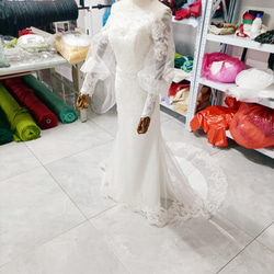 豪華！ エレガント ウエディングドレス 3D立体レース刺繍 くるみボタン 華やかなトレー  マーメイドラ結婚式/披露宴/ 6枚目の画像
