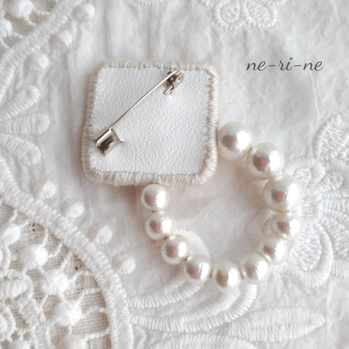 淡水パールとビーズ刺繍のスクエアモチーフ✕コットンパールのサークル  