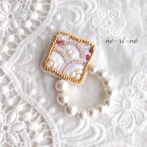 淡水パールとビーズ刺繍のスクエアモチーフ✕コットンパールのサークル  