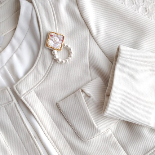 淡水パールとビーズ刺繍のスクエアモチーフ✕コットンパールのサークル  