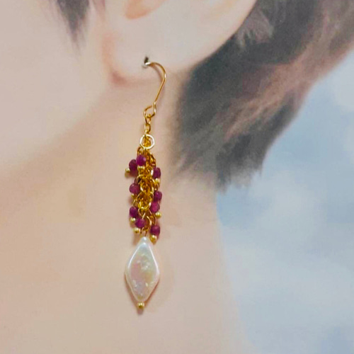 W 26淡水パールメタリック天然色ケシパールオイスターバロックピアス