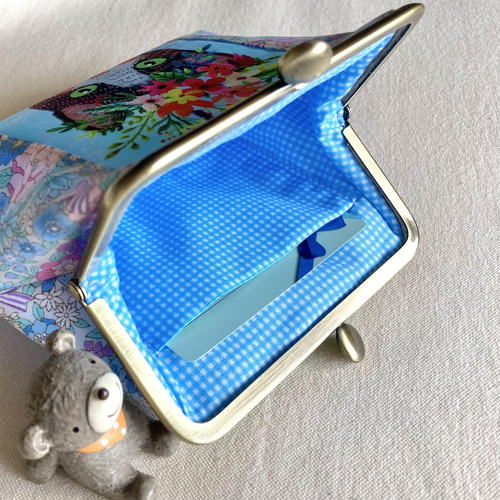 ハンドメイド おとぎの国の猫と仲間たち 3ルームポーチ