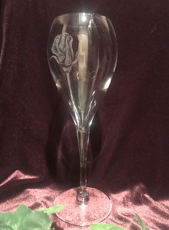 薔薇・蕾のペアワイングラス〜手彫りガラス〜 4枚目の画像