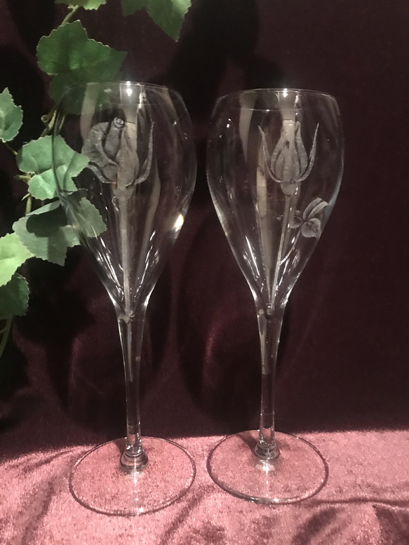 薔薇・蕾のペアワイングラス〜手彫りガラス〜 7枚目の画像
