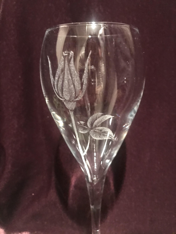 薔薇・蕾のペアワイングラス〜手彫りガラス〜 3枚目の画像