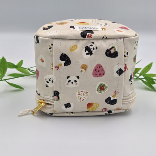 撥水ラミネート】ミニサイズのシェル型ポーチNo.5、6 おにぎりパンダ