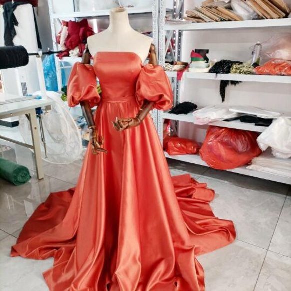 高品質！豪華！テラコッタカラードレス 取り外し袖 華やかなトレーン  