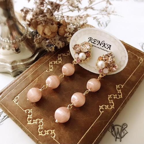 ピンクボンボンヴィンテージピアス【上品・桃・桜・春・スワロフスキー 