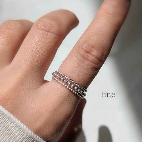 Pt 900シルバー ツイストデザインリング ツイストデザインが個性的、ヌケ感コーデにおすすめのシルバーリング