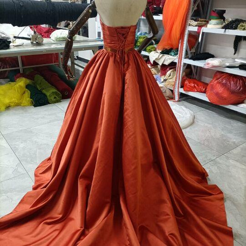 高品質！ テラコッタカラードレス ベアトップ 編み上げ 華やかな  