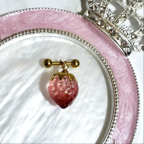 いちご ボディピアス♡ 軟骨ピアス♡ 苺 フルーツ ピアス（その他