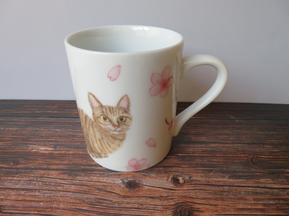 桜と猫のマグカップ　手描き　 4枚目の画像