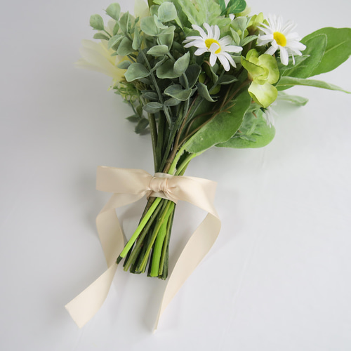 白×グリーン】幸せを運ぶ！[四つ葉のクローバー］ブーケ/フォト