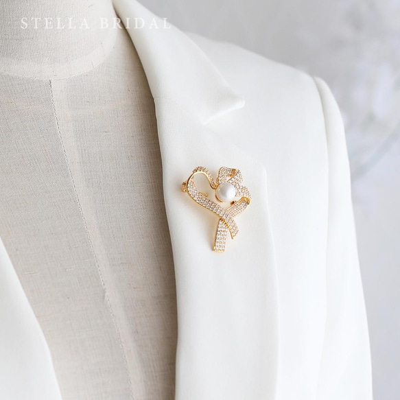 Stella Bridal＊フォーマルな装い等に＊キュービックジルコニア リボンハートブローチ ゴールド【受注生産品】 4枚目の画像