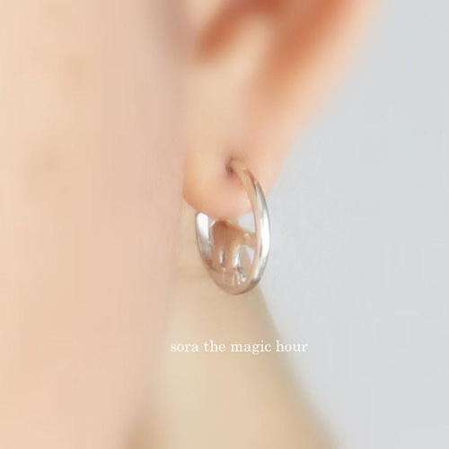 ホッキョクグマのリングピアス しろくまリング シロクマ好きさんへ