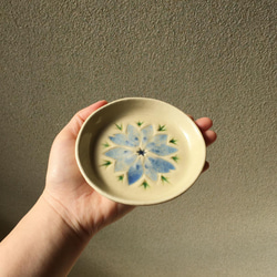 陶器の花小皿【ニゲラ】水色03(小) 9枚目の画像