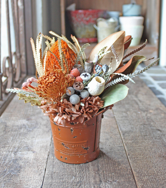 Bucket Banksia dry arrangement light brown M【ラッピング無料】 3枚目の画像