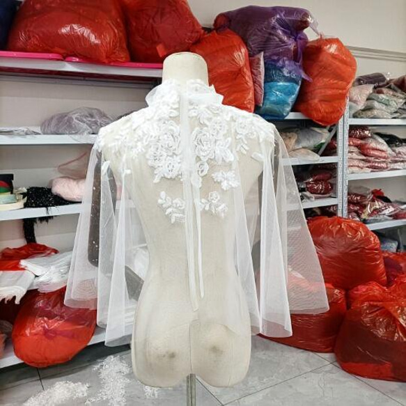 優雅上衣，披肩式波萊羅婚紗，透明花朵蕾絲盛開 第2張的照片