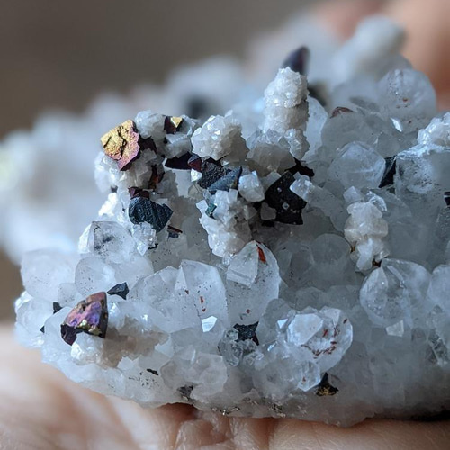 Chalcopyrite】チャルコパイライト三角銅・ドロマイト＆クォーツ