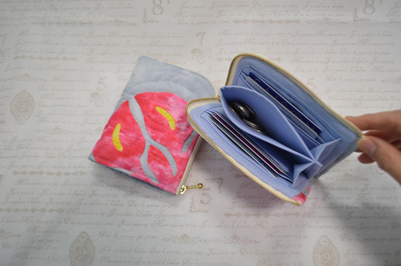 送料無料♪Ｌ字ファスナーミニ財布　アンスリウムの小さいお財布【マチ付き】ハワイアンキルト 5枚目の画像