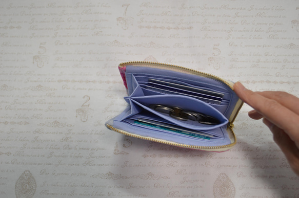 送料無料♪Ｌ字ファスナーミニ財布　アンスリウムの小さいお財布【マチ付き】ハワイアンキルト 4枚目の画像