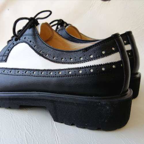 美品 Dr.martens 英国製 厚底 ウイングチップ メダリオン 23cm 美品 Dr.martens 英国製 厚底 ウイングチップ メダリオン 23cm
