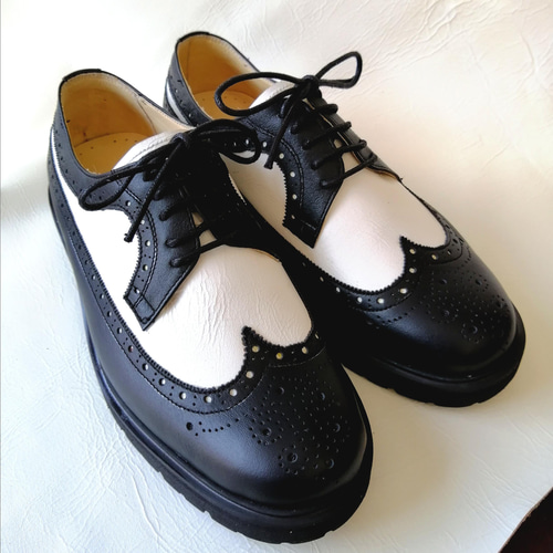 【美品】SARTORE　ウイングチップ　メダリオン　バイカラー 美品】SARTORE ウイングチップ メダリオン バイカラー - メルカリ