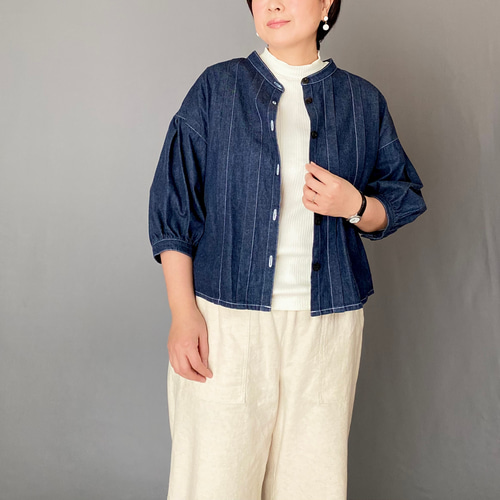 柔らかデニムの七分袖タックブラウス (ネイビー )大人 シャツブラウス
