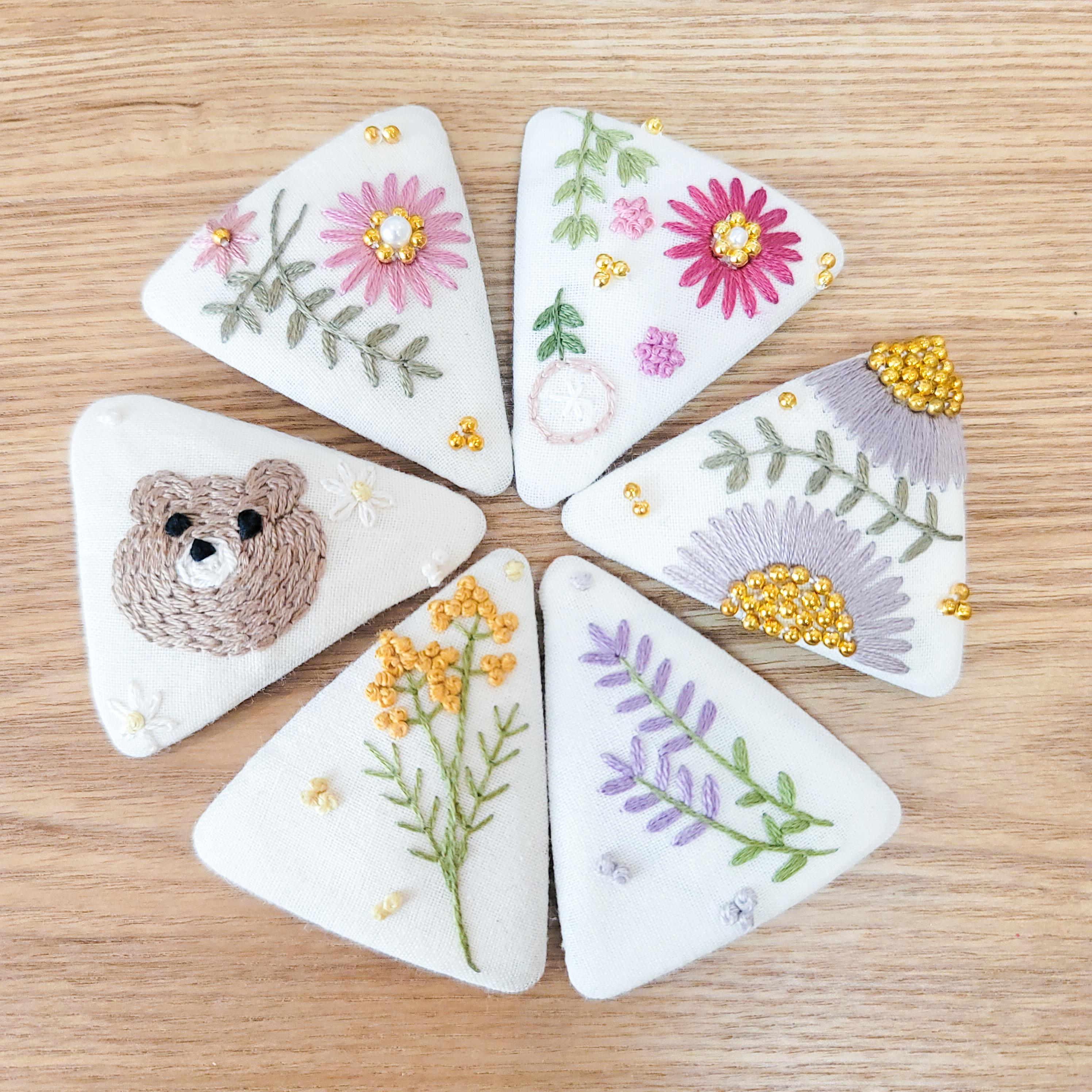 ミナペルホネン　大•小　三角パッチンピン ミナペルホネン三角パッチンピン