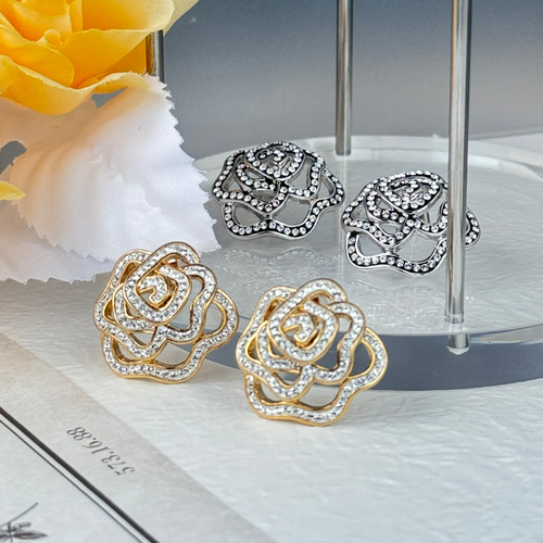 SWAROVSKI✨️ スワロフスキー Infinity 2way ピアス SWAROVSKI