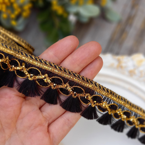 インド刺繍リボンno.131 (25cm・タッセル風ブレード・黒