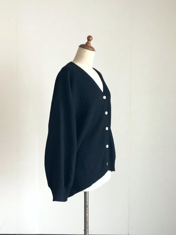 黒の大きめカーディガン　ウール100％ 3枚目の画像