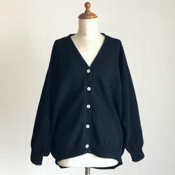 黒の大きめカーディガン　ウール100％ 2枚目の画像